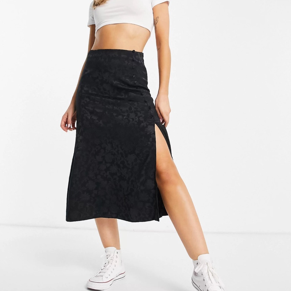 Black Stradivarius Satin Jacquard Midi Skirt